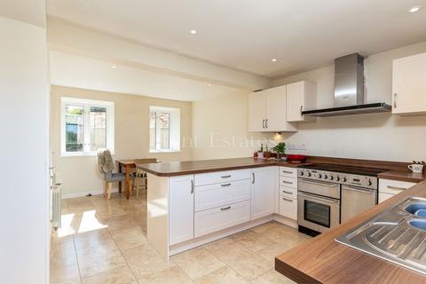 undefined, 2 Greenfields Cottages