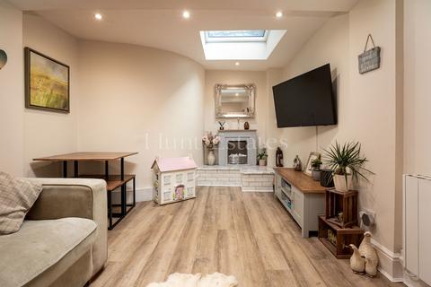 3 bedroom terraced house for sale, 4 Daisy Villas