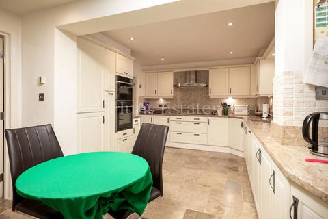 4 bedroom link detached house for sale, Cashelmara