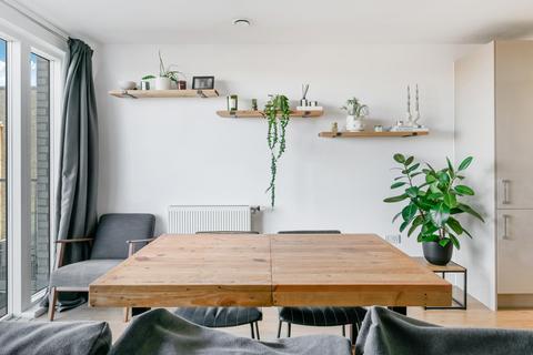 undefined, Silchester Apartments TW7
