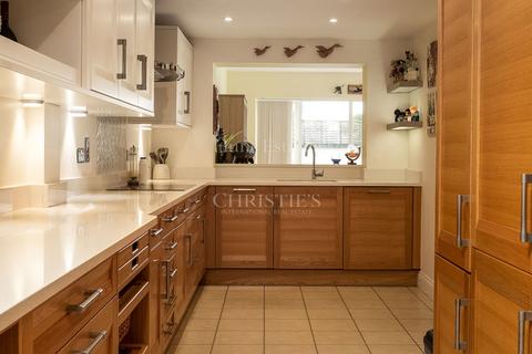 undefined, 3 Thornhill Park