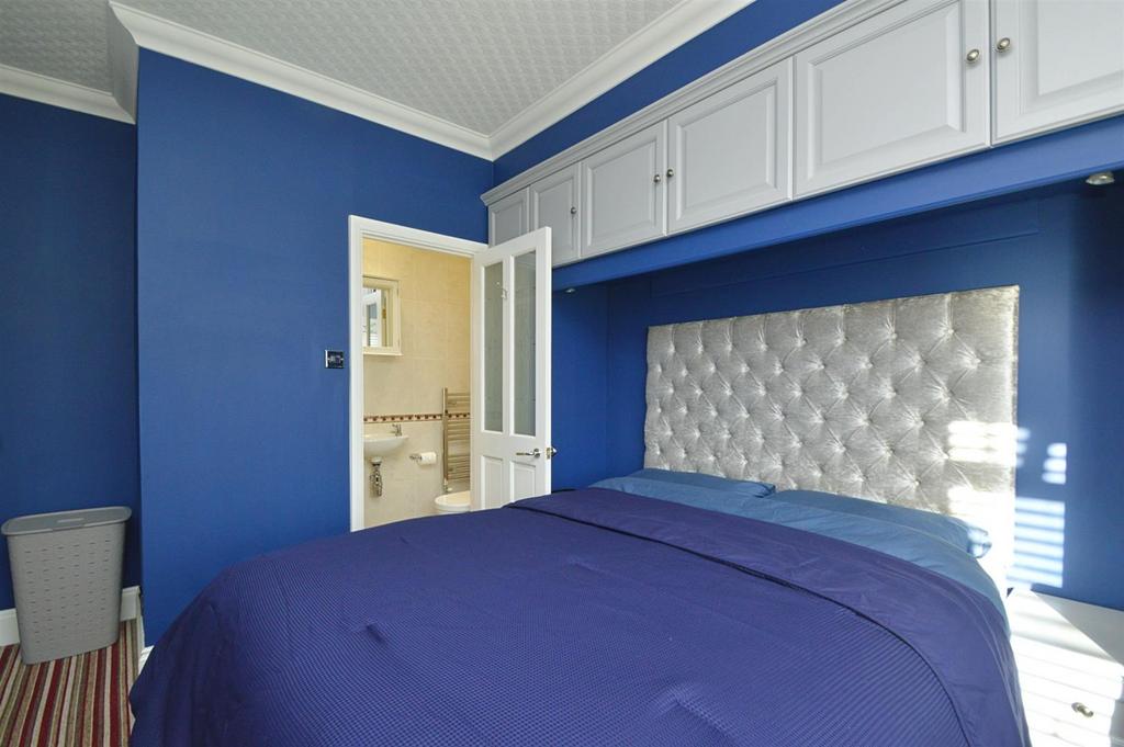 Bed1c.jpg