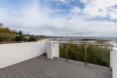 undefined, 14 Mariner Cottages