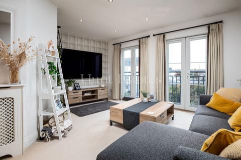 3 bedroom end of terrace house for sale, 1 Dudley Mews