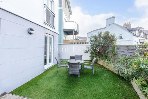3 bedroom end of terrace house for sale, 1 Dudley Mews