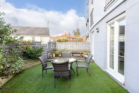 3 bedroom end of terrace house for sale, 1 Dudley Mews