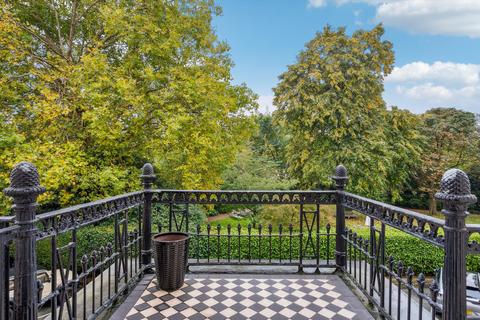 1 bedroom flat to rent, Hyde Park Gardens, London, W2.