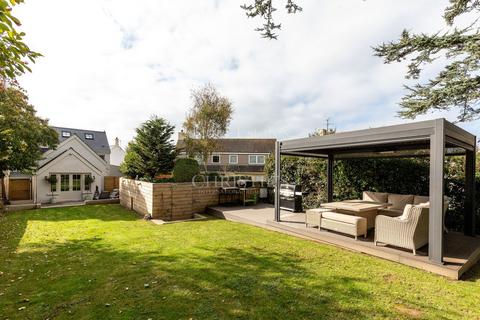undefined, Le Vesconte House