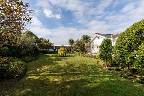 3 bedroom detached house for sale, 10 Le Clos Du Mont Arthur
