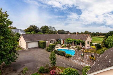 4 bedroom detached house for sale, Jardin des Raisies