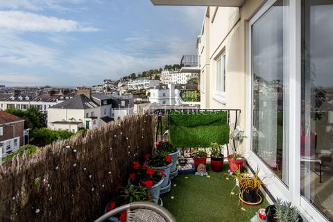 2 bedroom flat for sale, Apt 8 Kingscliffe Court