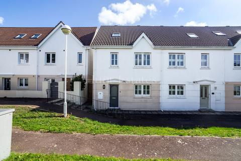 3 bedroom semi-detached house for sale, 21 Le Clos Vaze