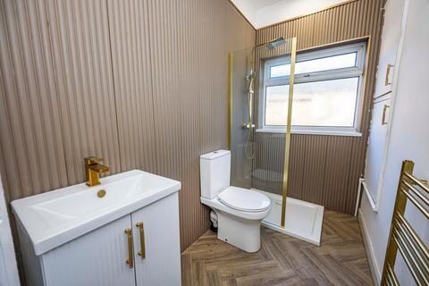 2 bedroom house to rent, Queen Street, Langley Mill, NG16