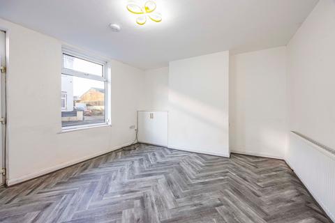 2 bedroom house to rent, Queen Street, Langley Mill, NG16