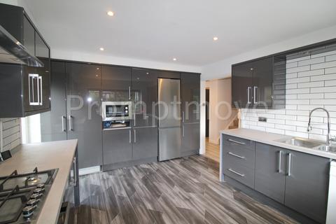 undefined, Crabtree Lane Harpenden AL5 5TA