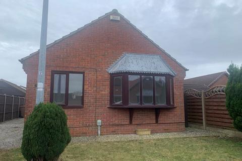 3 bedroom bungalow to rent, 33 Ellis Close, Preston, Hull, HU12 8XG