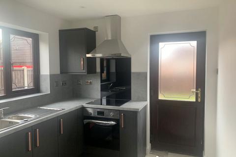 3 bedroom bungalow to rent, 33 Ellis Close, Preston, Hull, HU12 8XG