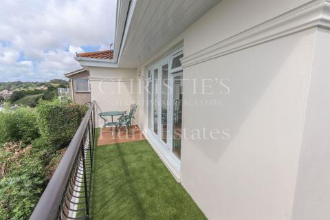 2 bedroom detached house for sale, Oakridge