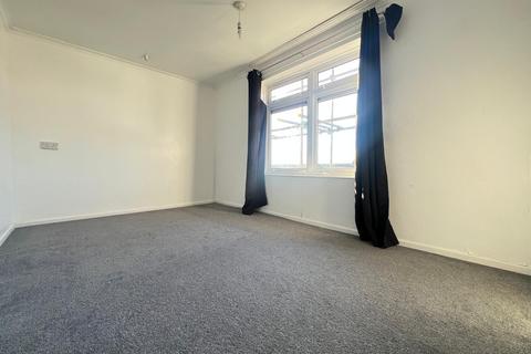 undefined, Denham Close, Luton, Bedfordshire