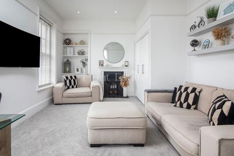 Apt 3, 24 St Marks Road
