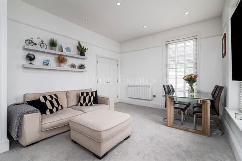 2 bedroom duplex for sale, Apt 3, 24 St Marks Road