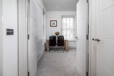 2 bedroom duplex for sale, Apt 3, 24 St Marks Road