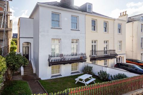 6 bedroom semi-detached house for sale, 8 Raleigh Avenue