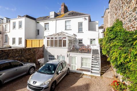 6 bedroom semi-detached house for sale, 8 Raleigh Avenue