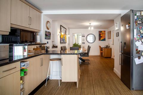 6 bedroom semi-detached house for sale, 8 Raleigh Avenue