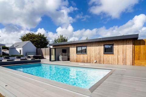 4 bedroom detached house for sale, The Riddings