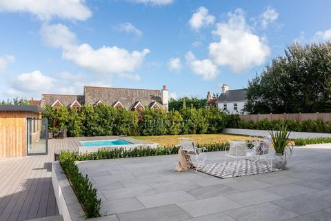 4 bedroom detached house for sale, The Riddings