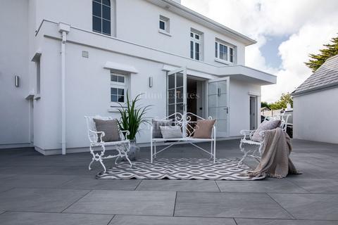 4 bedroom detached house for sale, The Riddings