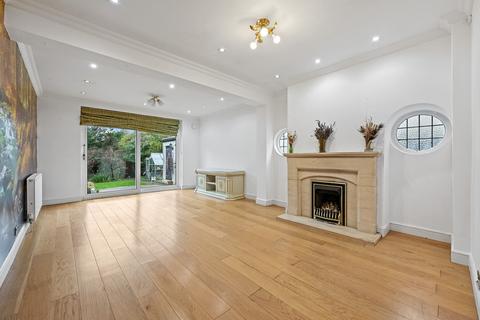 undefined, East Mead, Ruislip, HA4