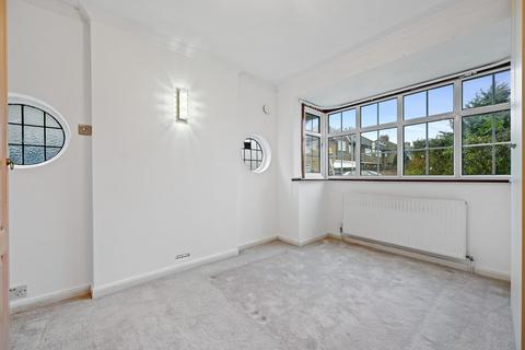 undefined, East Mead, Ruislip, HA4