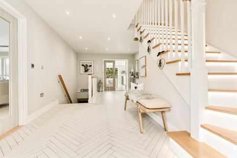 4 bedroom detached house for sale, Bay Tree House