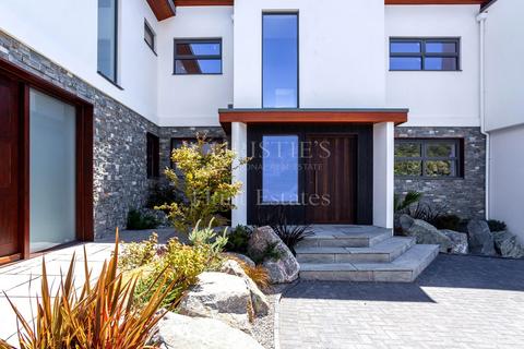 6 bedroom detached house for sale, High Trees