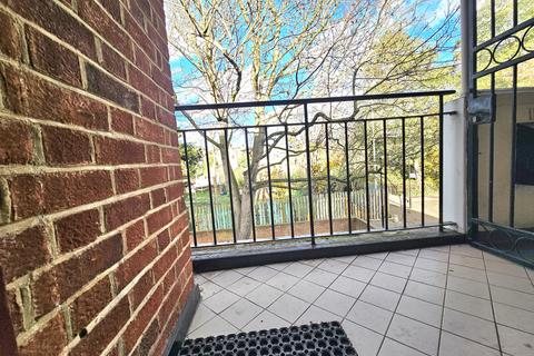 1 bedroom flat to rent, Burns House, N16 8TX
