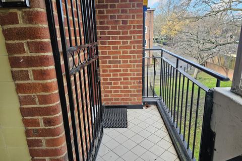 1 bedroom flat to rent, Burns House, N16 8TX