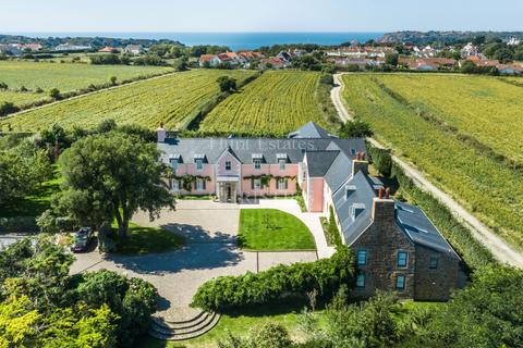 11 bedroom detached house for sale, La Glinette Farm