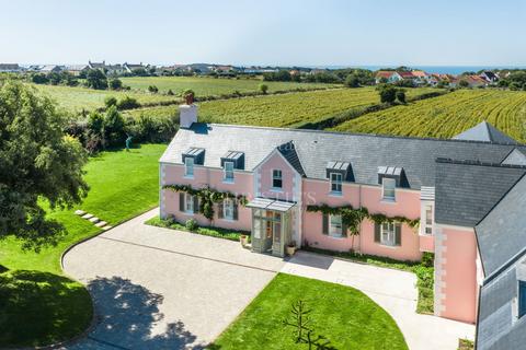 11 bedroom detached house for sale, La Glinette Farm