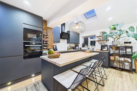 3 bedroom semi-detached house for sale, Sycamore Road, Reading, Berkshire, RG2