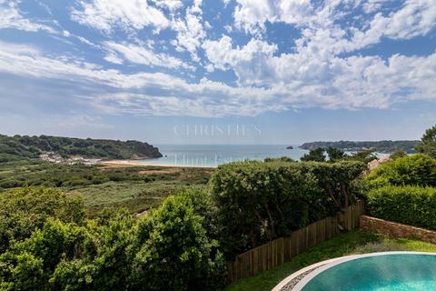 4 bedroom detached house for sale, Clos Du Roche