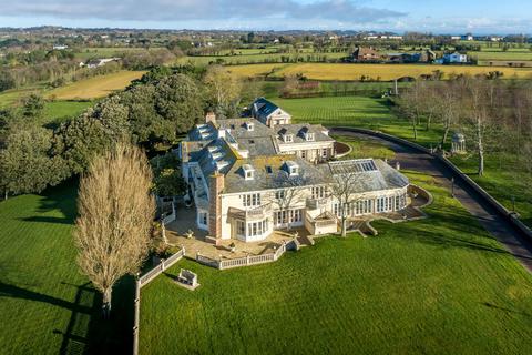 8 bedroom detached house for sale, Les Silleries