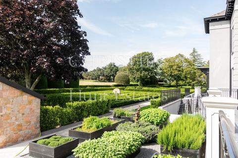 8 bedroom detached house for sale, Sunningdale Manor
