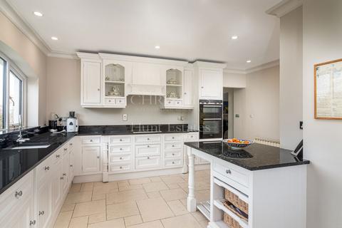 6 bedroom detached house for sale, Thornwood