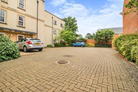 2 bedroom apartment to rent, Reed Court, Swindon SN3