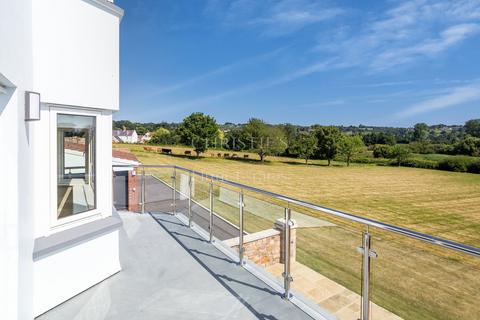 4 bedroom detached house for sale, Le Jardin