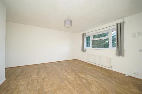 undefined, Finch Crescent, Leighton Buzzard