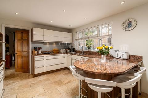 4 bedroom detached bungalow for sale, Thalea