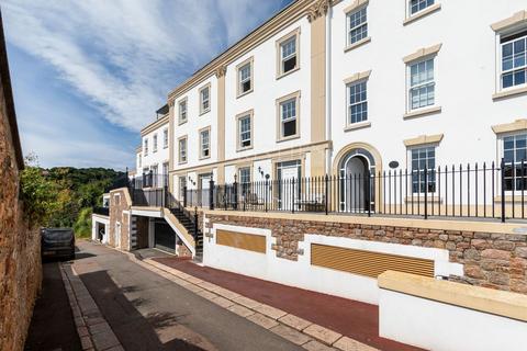 4 bedroom flat for sale, High Street Townhouse